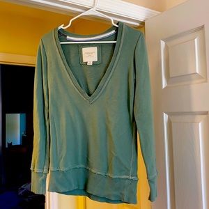 American Eagle green pull over V neck sweater